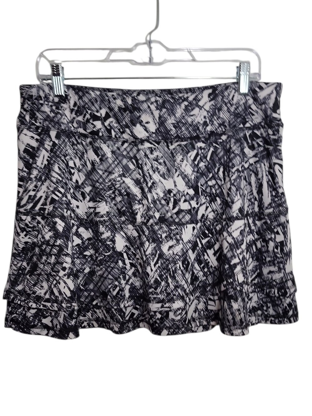 Exertek black white abstract printed women's athletic skort sizec arge pull pn